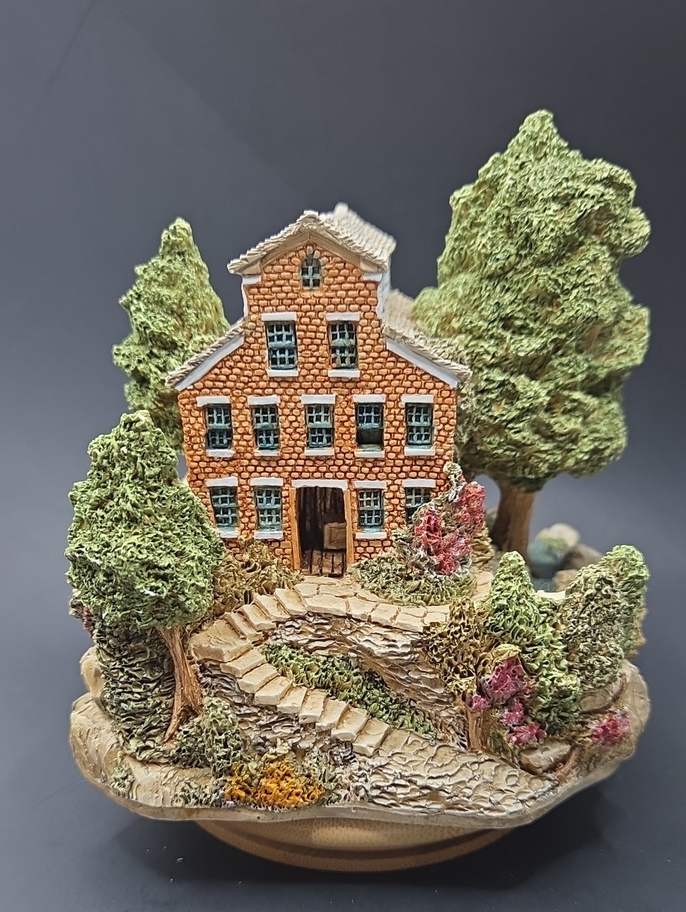 Lilliput Lane American Landmark Collection - Falls Mill